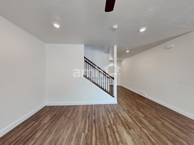 Building Photo - 2320 E Wild Horse Way