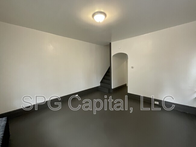 Building Photo - 2122 Susquehanna St