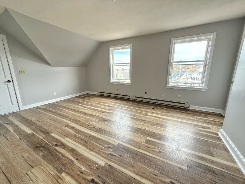 Building Photo - 13 Brooks Ave