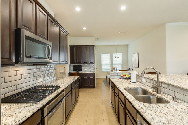 Building Photo - 2329 Vineyard Terrace Ln