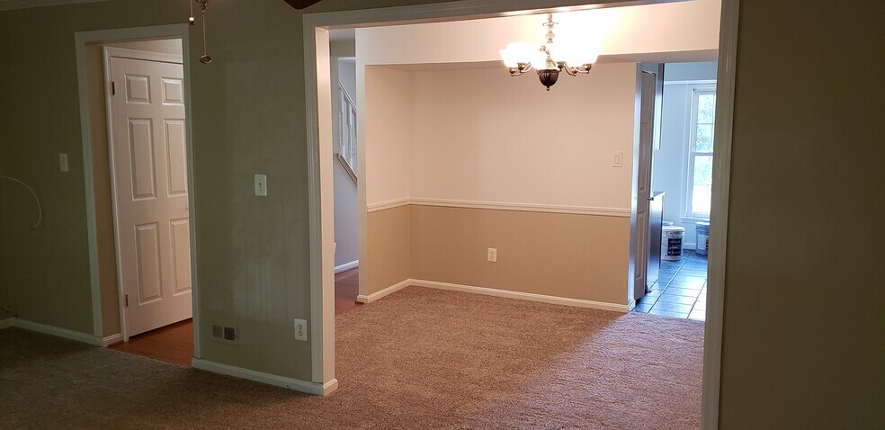 Building Photo - 9164 Broken Oak Pl