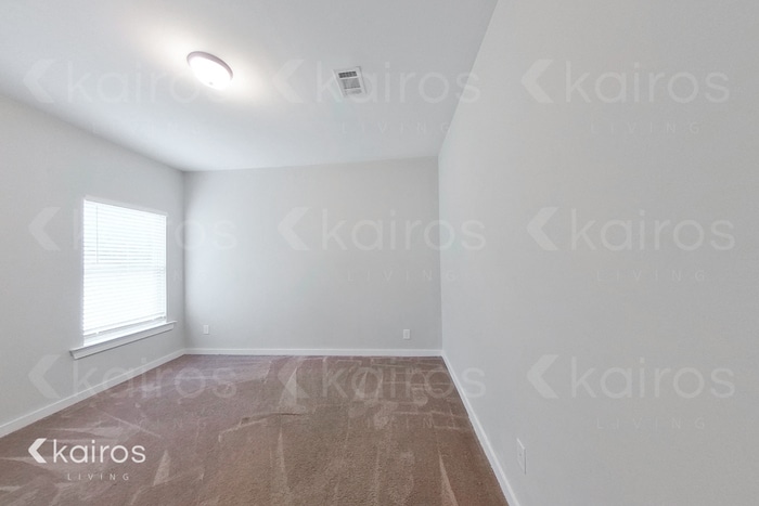 Building Photo - 8026 Shadesbrook Dr