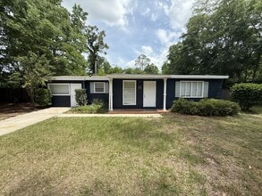 Building Photo - 313 NW 34th Dr