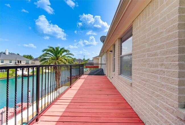 Building Photo - 14311 Tasmania Ct