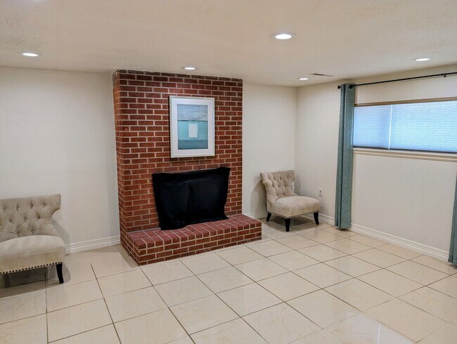 Building Photo - BEAUTIFUL 4 Bed 2 Bath Hampden Neighborhoo...