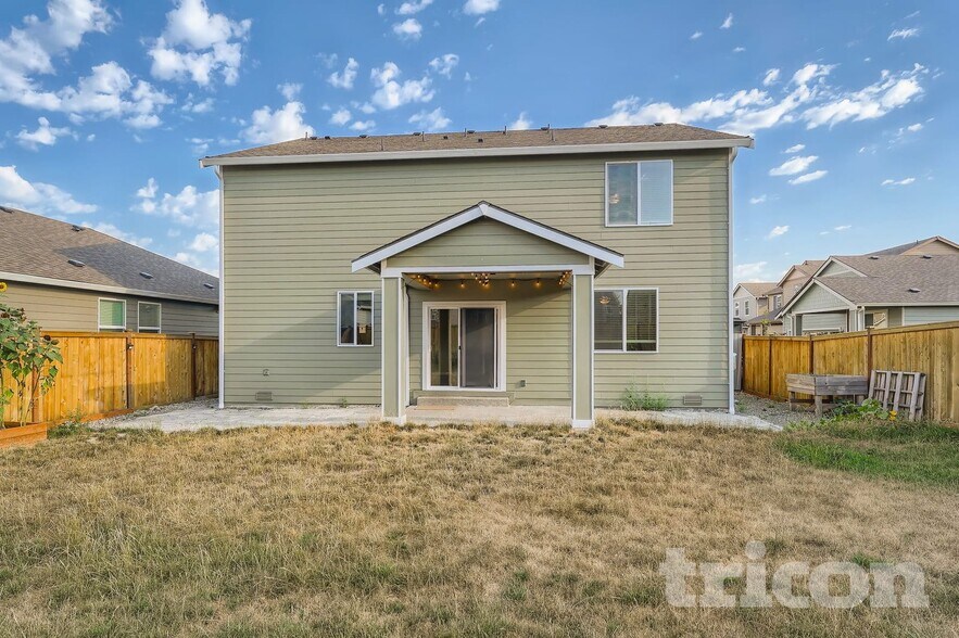 Building Photo - 884 Sigrist Dr E