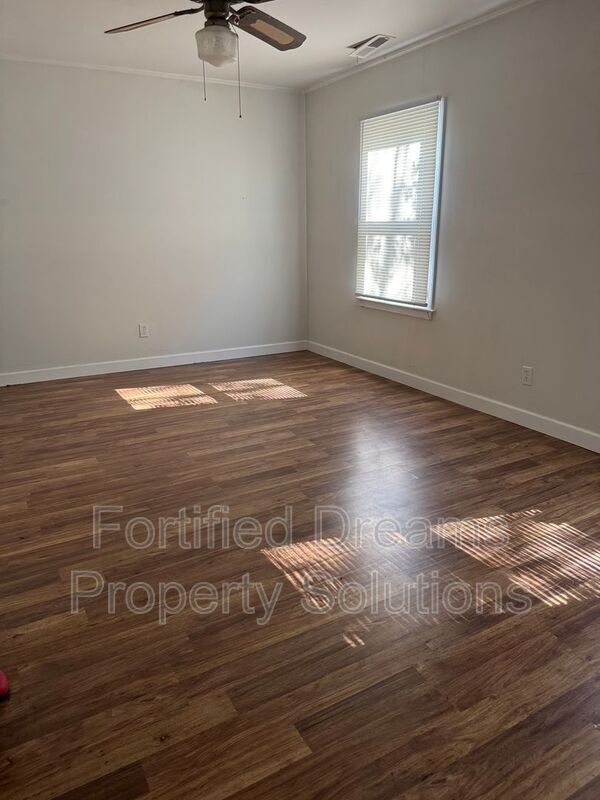 Building Photo - 5588 Parks Palmer Rd