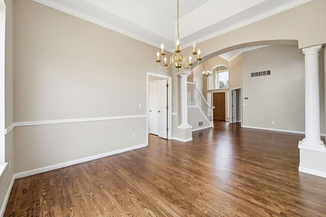 Building Photo - Incredible 4 Bed 4 Bath in Stonegate!