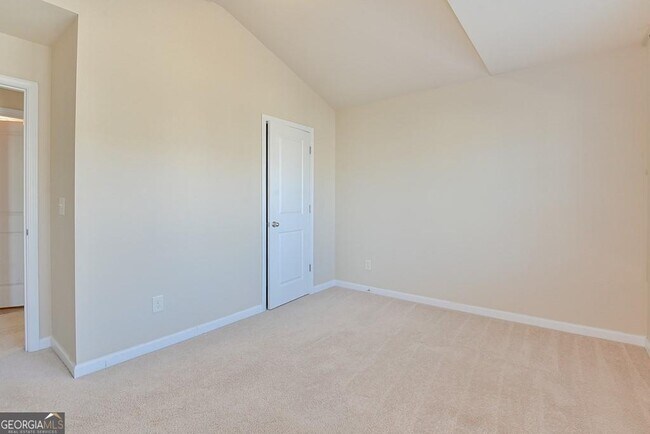 Building Photo - 4665 Woodbine Way