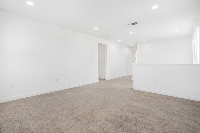 Building Photo - Charming 4BR/4BA Single-Family Home in Sou...