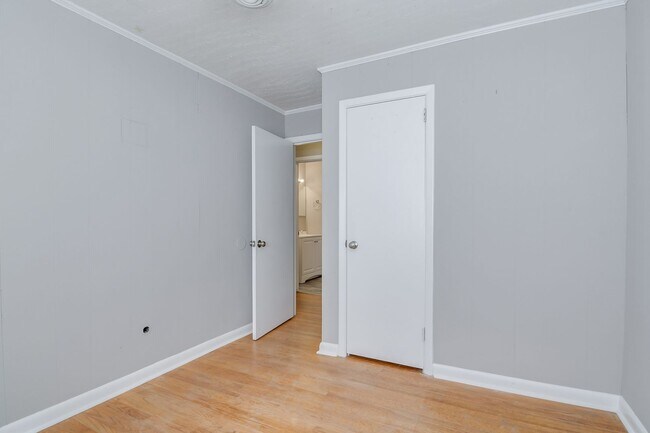 Building Photo - 4 Bedroom 1.5 Bathroom Home in Augusta