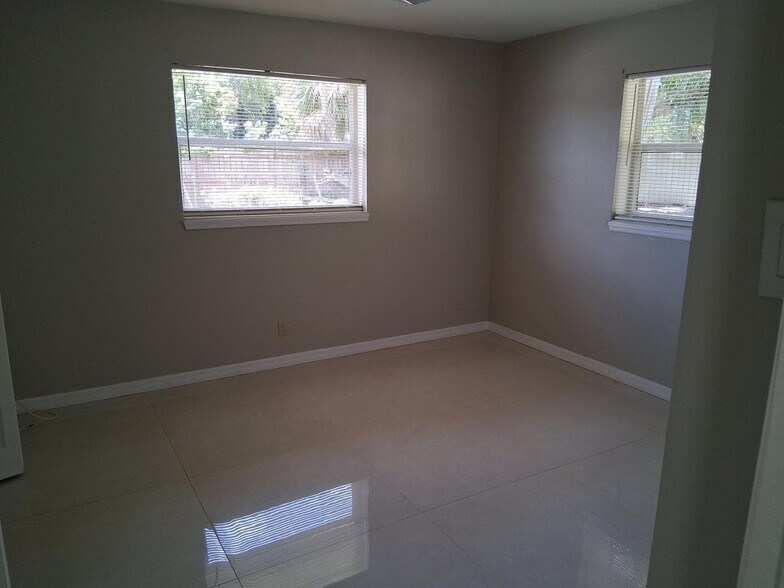 Building Photo - 212 Palmetto Dr