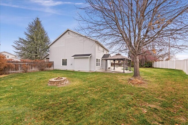 Building Photo - Beautiful NW Meridian Home with Privacy and Community Amenities