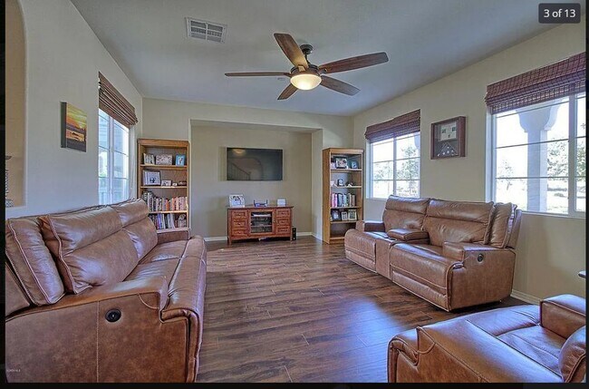 Building Photo - 704 Owens River Dr