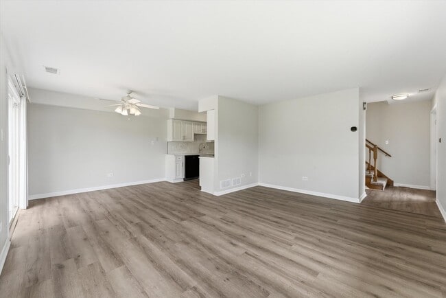 Building Photo - 15826 Farm Hill Dr