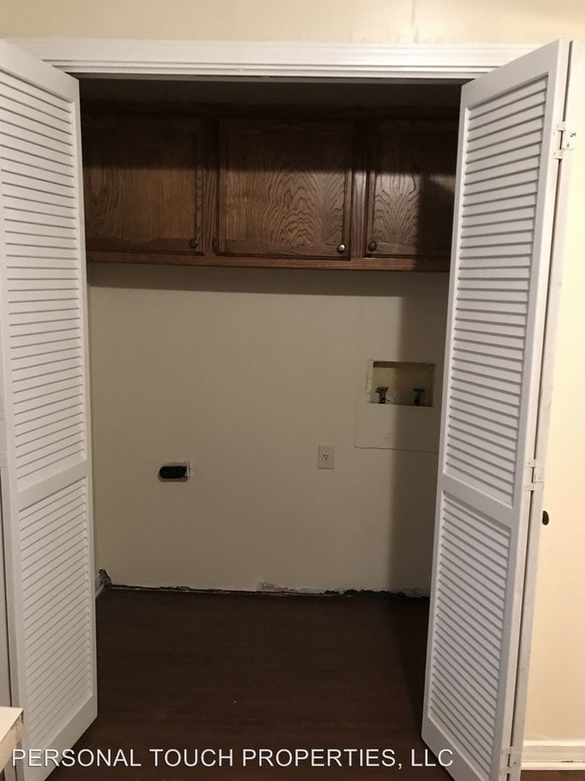 Building Photo - 3023 Toulon Dr