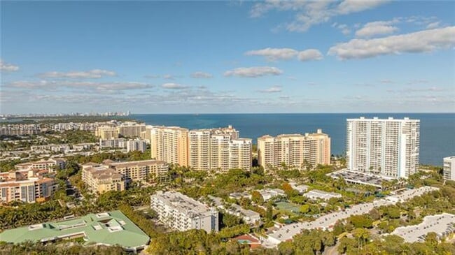 Building Photo - 210 Seaview Dr
