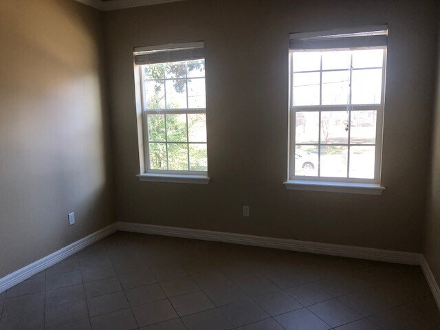 Building Photo - 225 S Fenton Ave