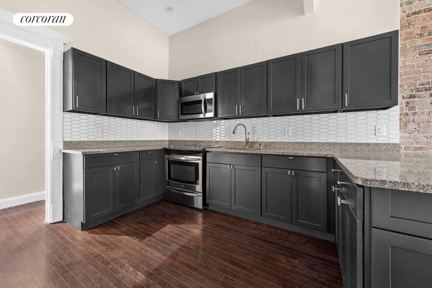 Building Photo - 621 Macon St