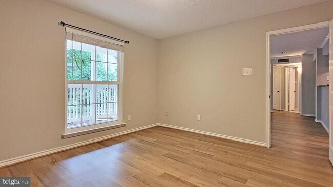 Building Photo - 1504 Lincoln Way