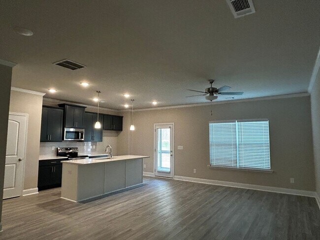 Building Photo - Spacious Brand New 4BR Townhome in Norcross