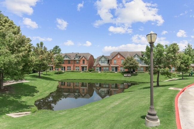 Building Photo - Available for August 2026 Pre-Lease! 4 Bed, Bath in Waterwood Townhomes!