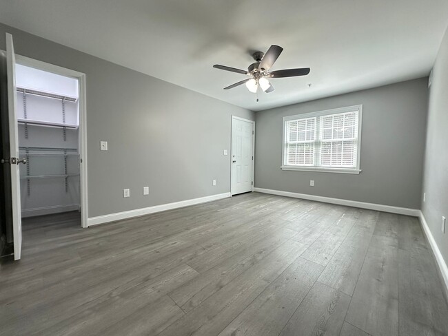 Building Photo - Main Level Condo for rent in Vestavia Hill...