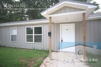 Building Photo - 220 Paula Ave