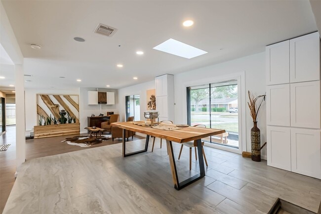 Building Photo - 7810 Nairn St