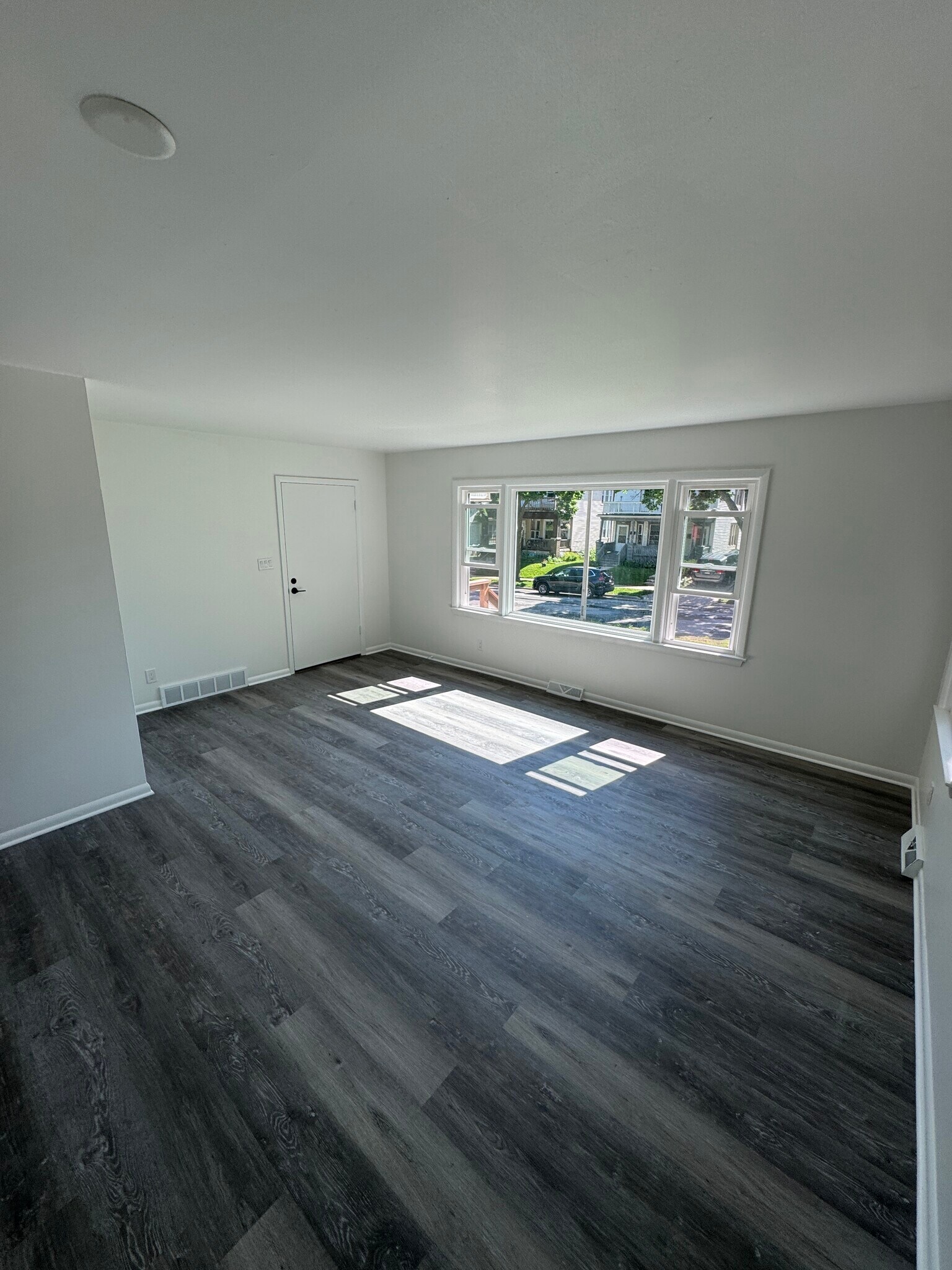 Building Photo - 2883 S Linebarger Ter