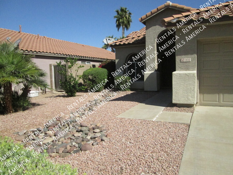 Building Photo - 1332 W Kesler Ln