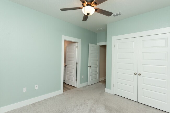 Building Photo - 1938 Westhill Dr