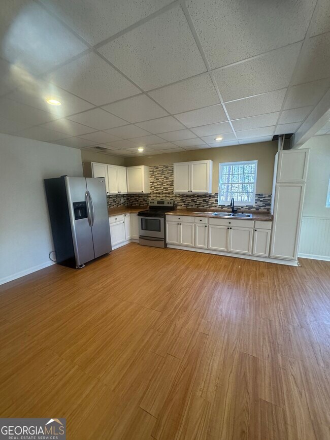 Building Photo - 735 Bearslide Hollow