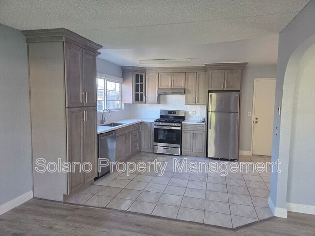 Building Photo - 512 Monterey Dr