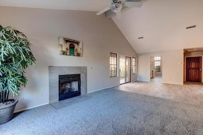 Building Photo - Charming South Chandler home with loft