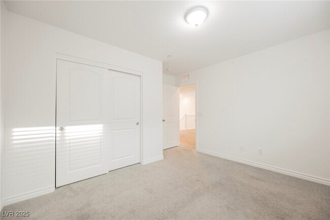 Building Photo - 376 Yellow Finch Ln