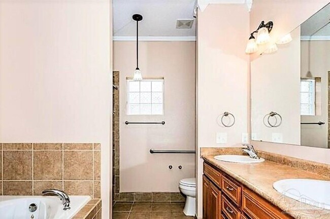 Building Photo - 4979 Vizcaya Dr