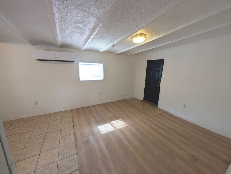 Building Photo - 1203 Barelas St SW