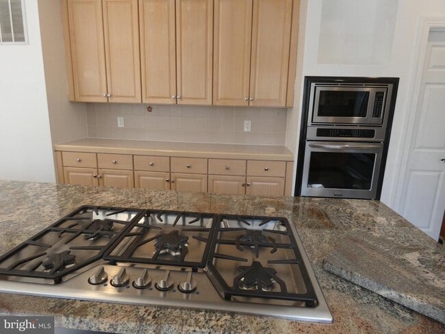 Building Photo - 6422 Lake Meadow Dr