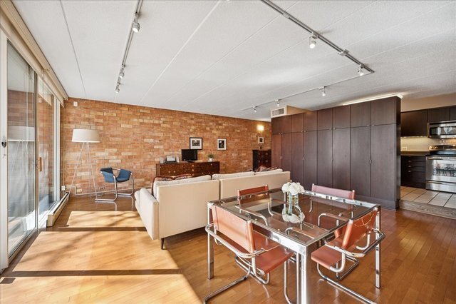 Building Photo - 630 Vernon Ave