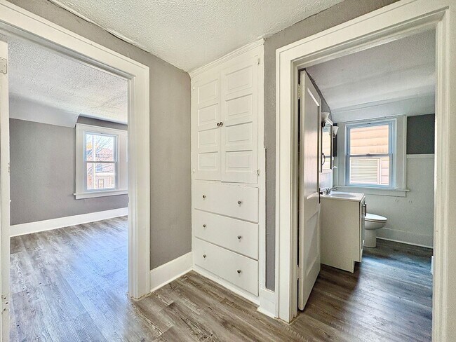 Building Photo - 1243 Portage Ave