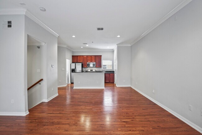 Building Photo - 3119 Cedarplaza Ln