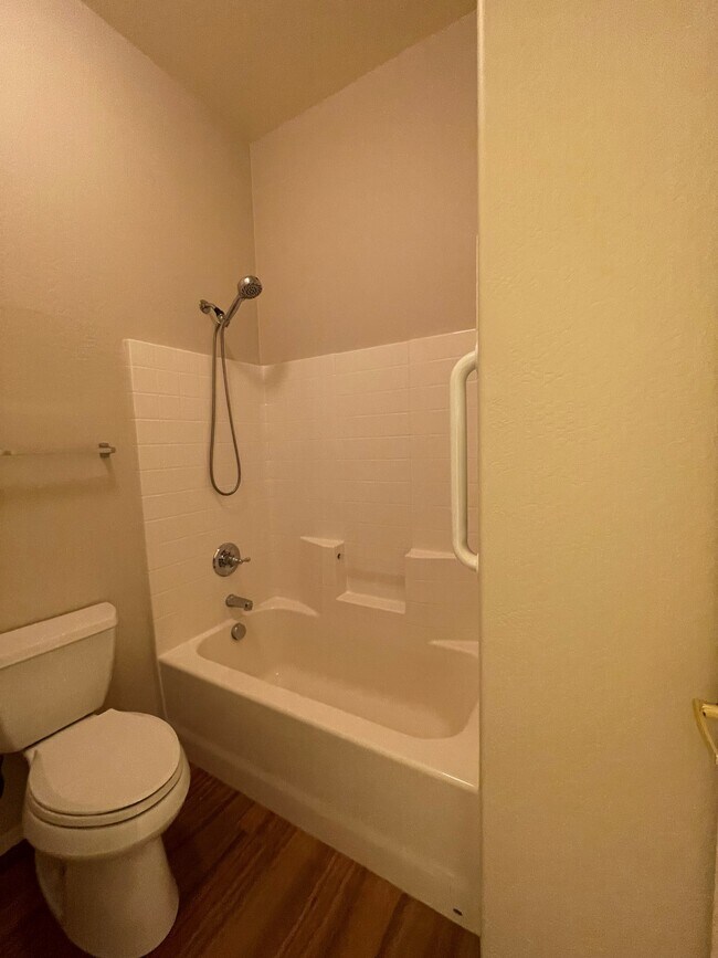 Building Photo - 5649 N Bentley Ct