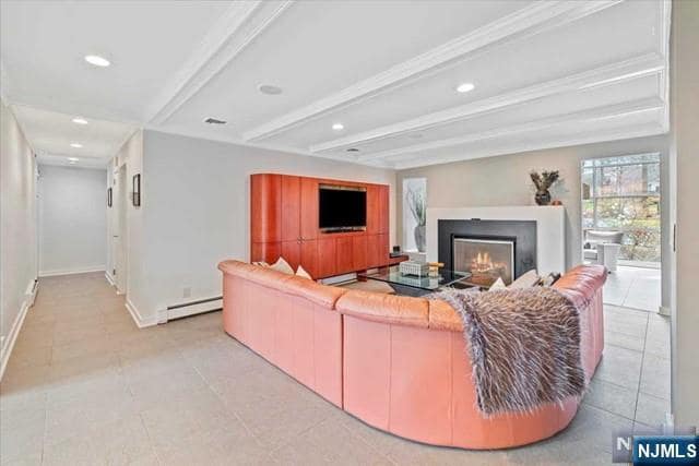 Building Photo - 954 Pines Terrace