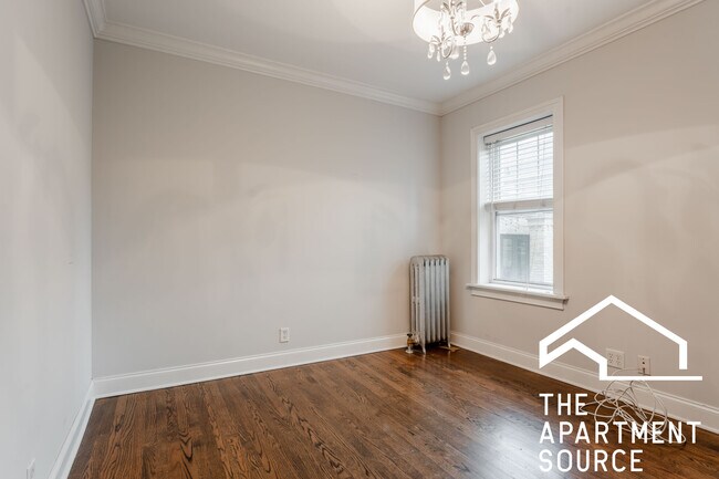 Building Photo - 4838 N Paulina St