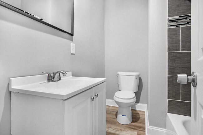 Building Photo - Coming SOON - PIGTOWN 2 Bedroom 2 Bathroom...