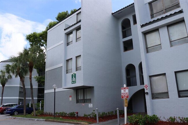 Building Photo - 1720 N Congress Ave