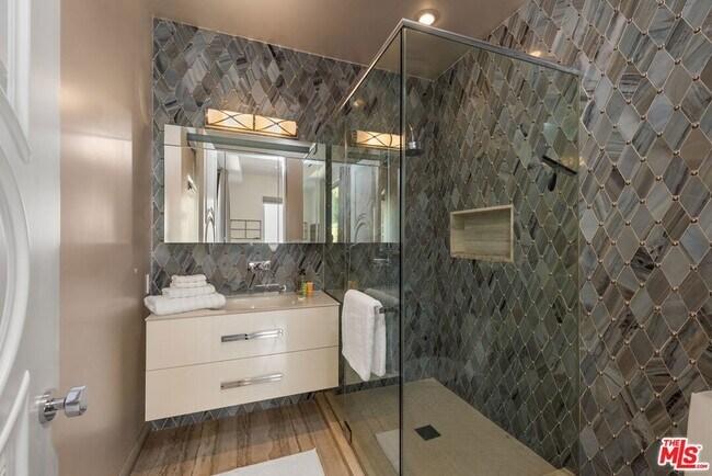 Building Photo - 9663 Santa Monica Blvd