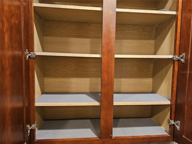 Building Photo - 2435 Palm Tree Dr