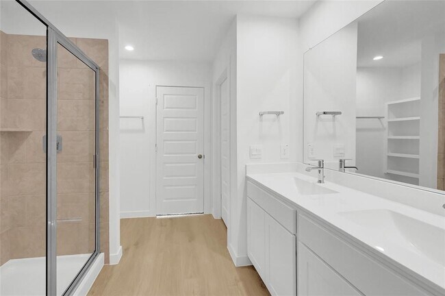 Building Photo - 1623 Fleetwood Crossing Dr